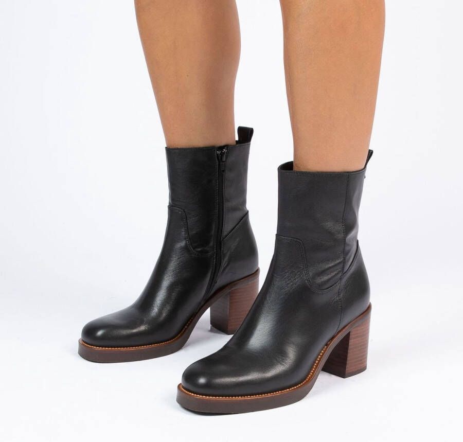 Manfield Dames Zwarte leren enkellaarsjes met hak