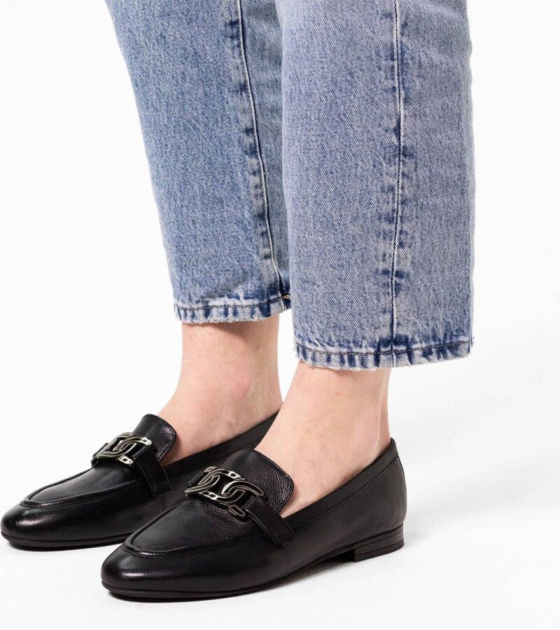 Manfield Dames Zwarte leren loafers met detail