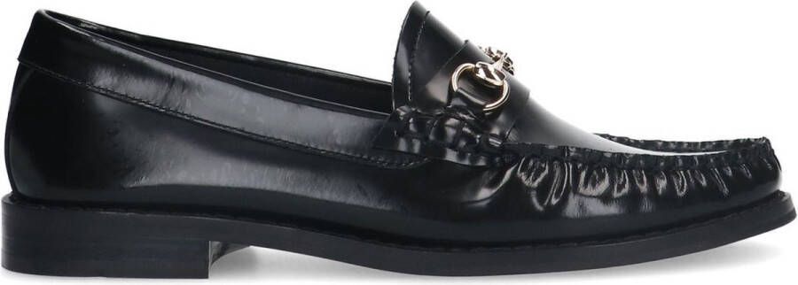 Manfield Dames Zwarte leren loafers met goudkleurige chain