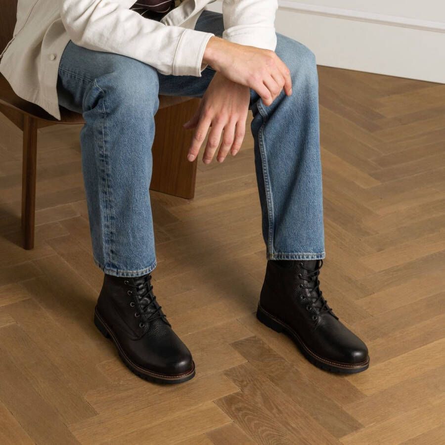 Manfield Heren Zwarte leren veterboots