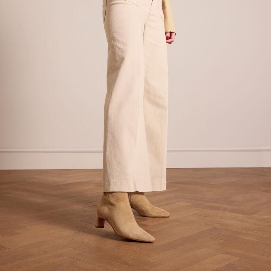 Manfield Dames Beige suède enkellaarsjes met hak - Foto 2