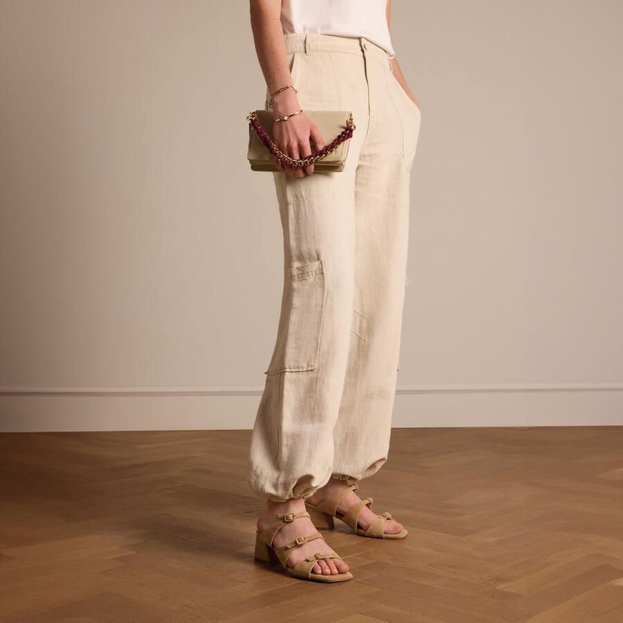 Manfield Dames Beige suède sandalen met hak en gespjes - Foto 2