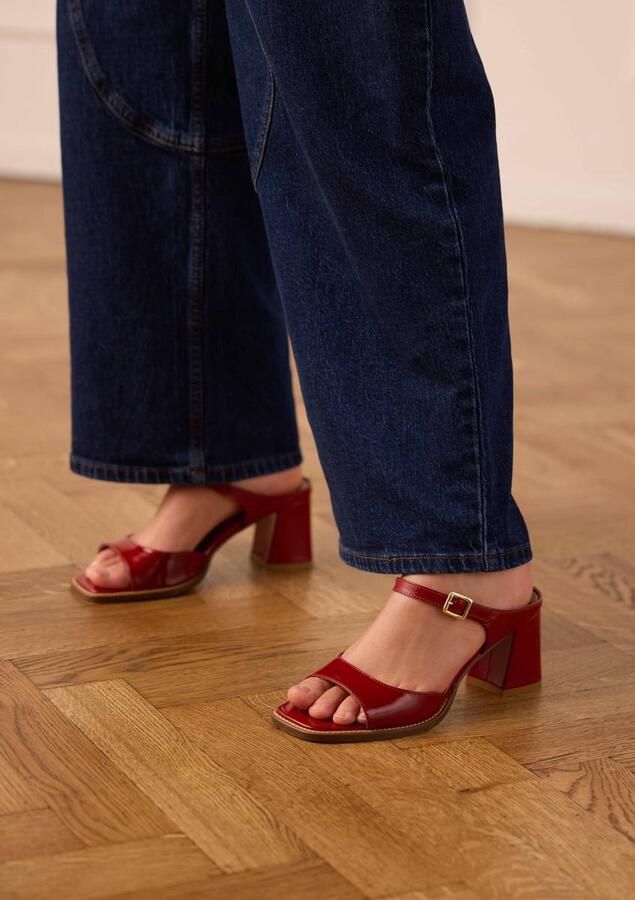 Manfield Dames Blauwe lak leren sandalen met hak