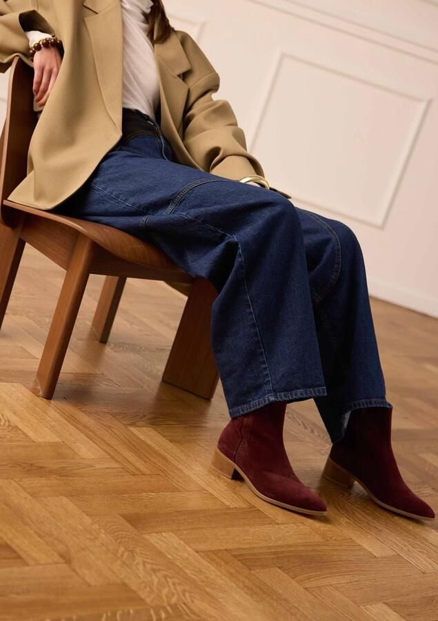 Manfield Dames Bordeaux rode suède enkellaarsjes met hak