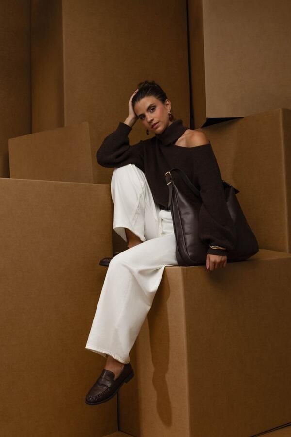 Manfield Dames Bruine leren loafers met struisvogeldetails