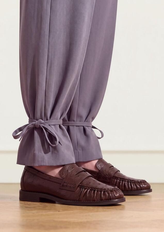 Manfield Dames Bruine leren loafers met struisvogeldetails