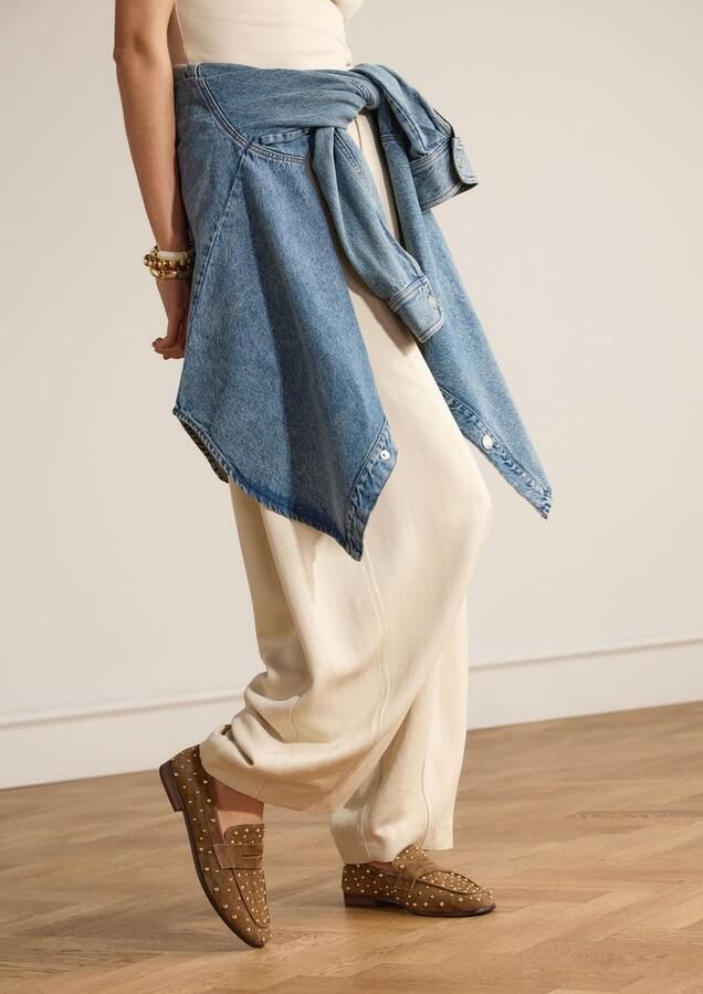 Manfield Dames Bruine suède loafers met studs