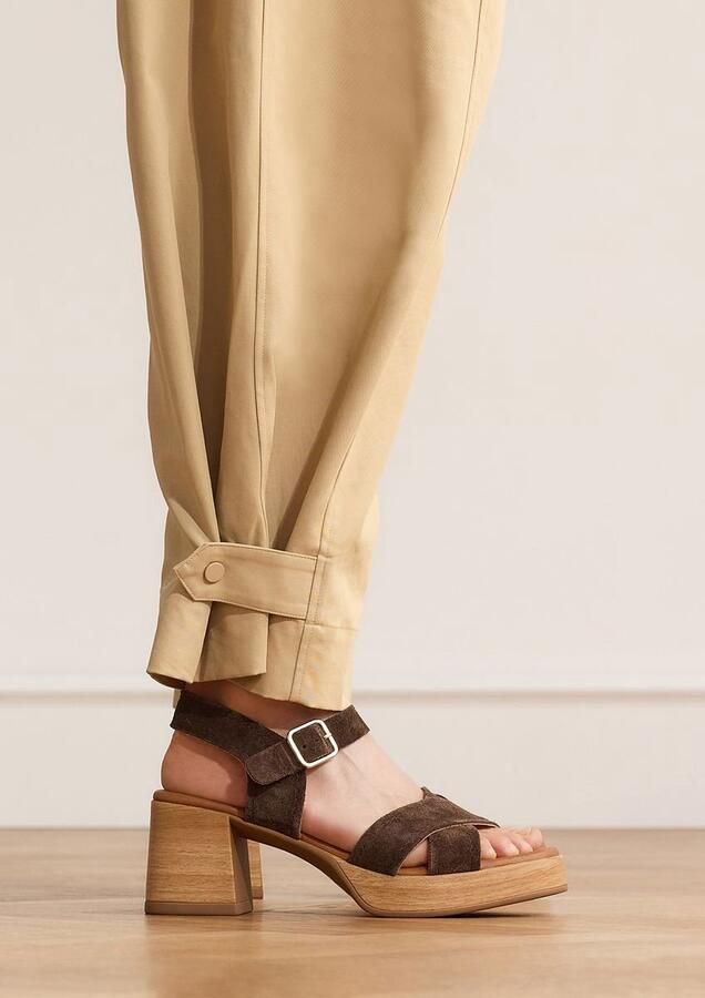 Manfield Dames Bruine suède sandalen met blokhak