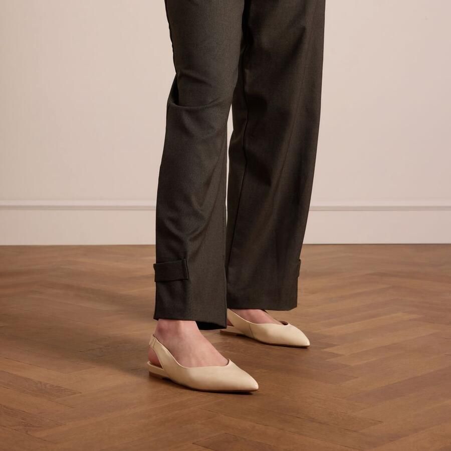 Manfield Dames Off white glanzende leren slingbacks