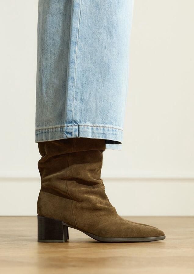 Manfield Dames Taupe suède slouchy enkellaarsjes met hak