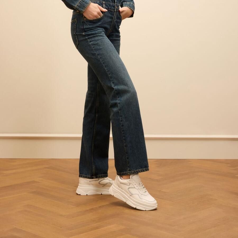 Manfield Dames Witte leren sneakers met denim details
