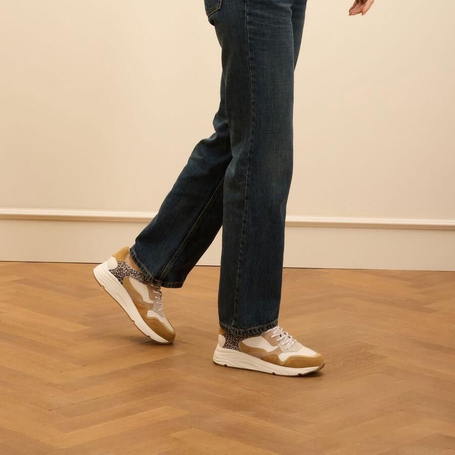 Manfield Dames Witte leren sneakers met leopard details