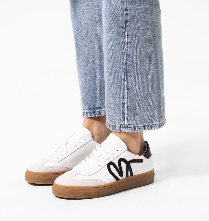 Manfield Dames Witte leren sneakers met zwarte details