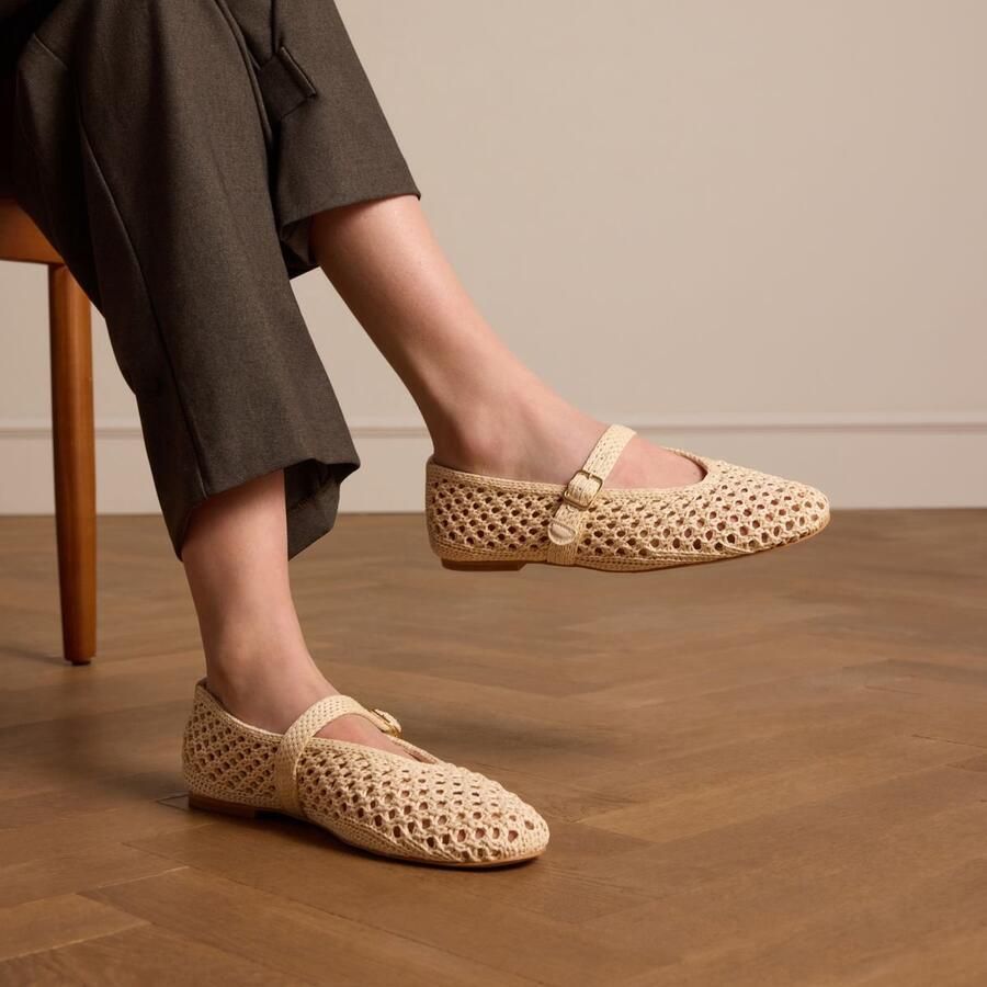 Manfield Dames Witte raffia ballerina met gesp