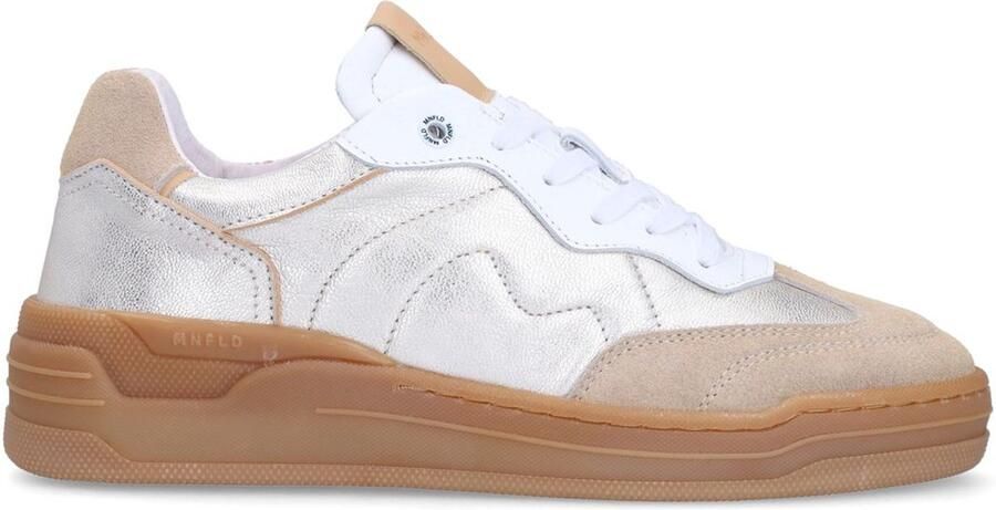 Manfield Dames Zilveren leren sneakers met beige suède details