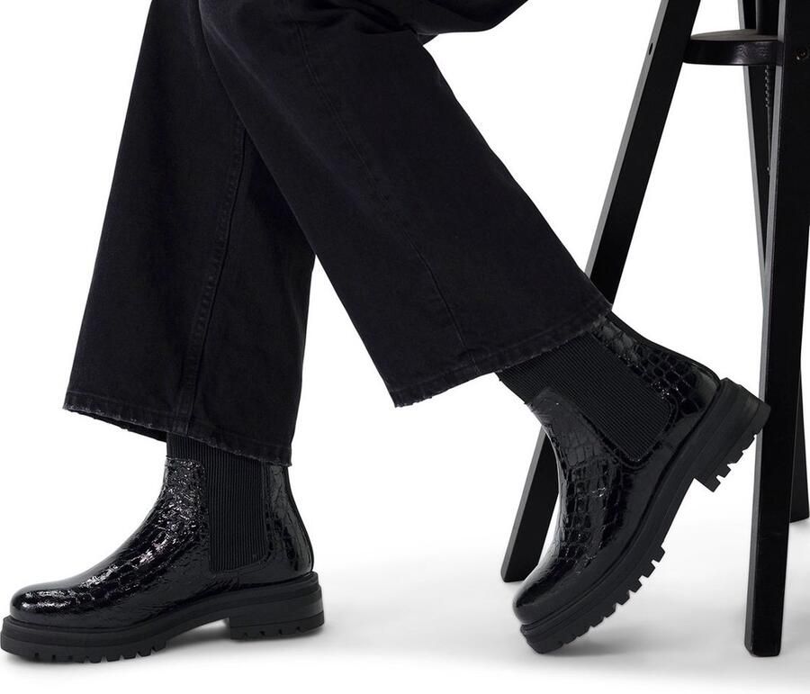 Manfield lakleren chelsea boots met crocoprint zwart