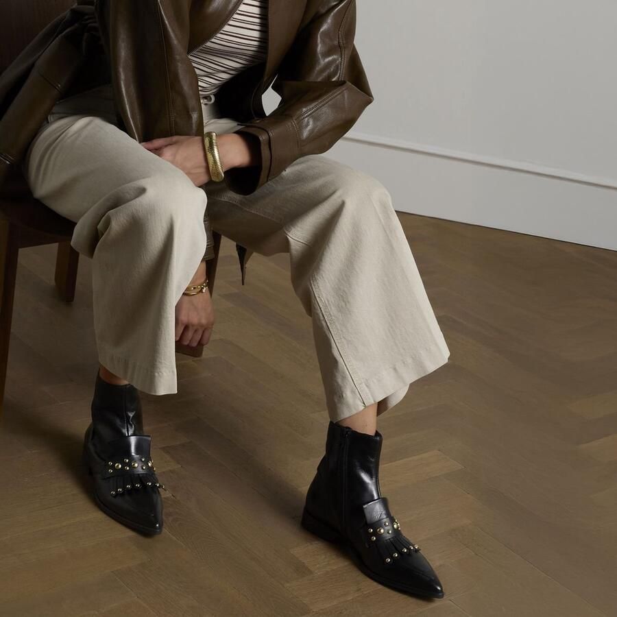 Manfield Dames Zwarte leren enkellaarsjes met studs