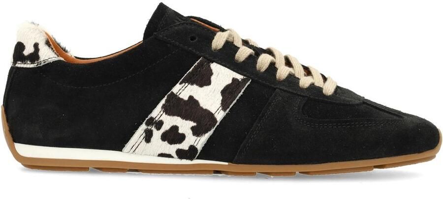 Manfield Dames Zwarte suède sneakers met cow print detail