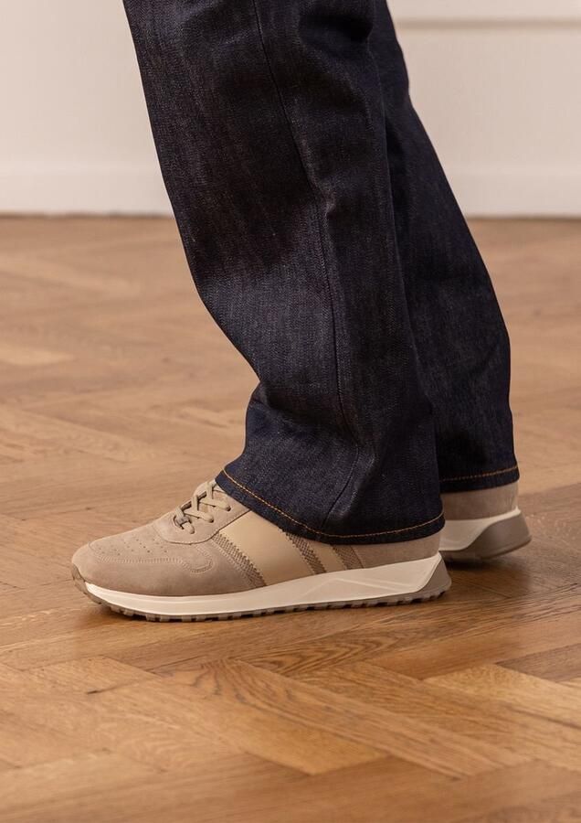 Manfield Heren Beige suède sneakers met leren details