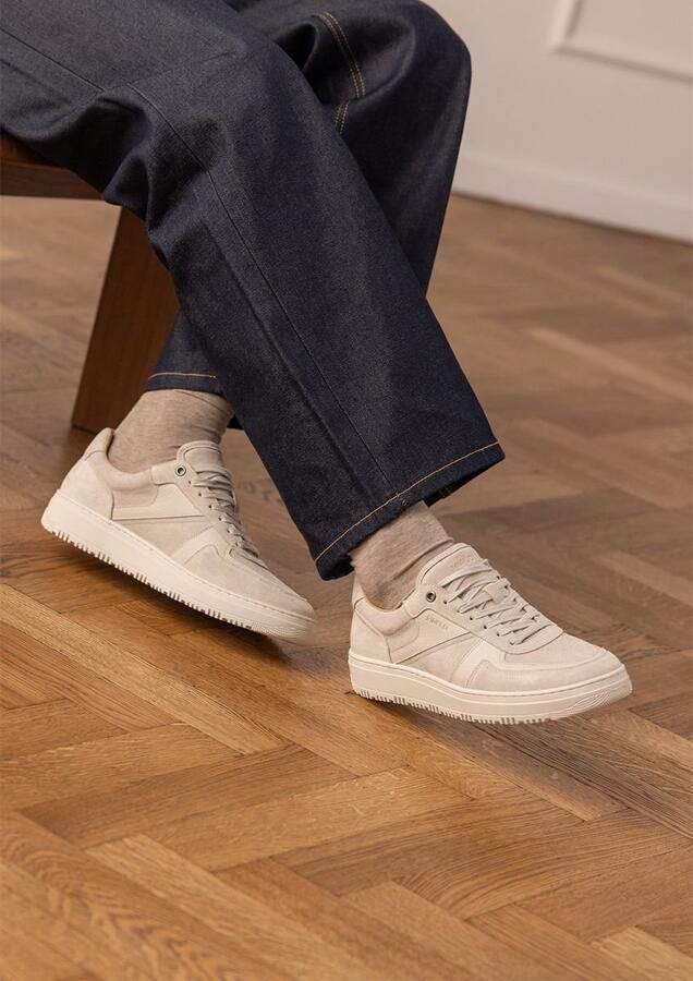 Manfield Heren Lichtgrijze suède sneakers met leren details