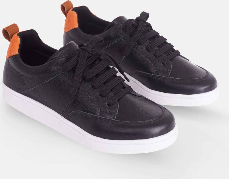 Mangará Angelim Leather Sneakers