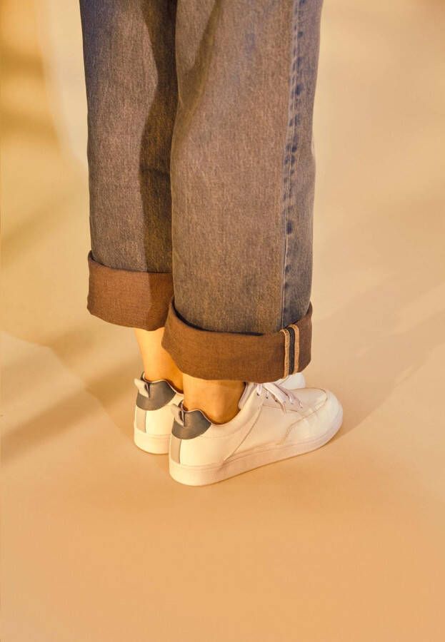 Mangará Angelim Leather Sneakers