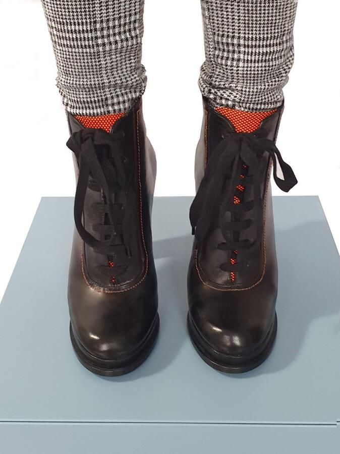 Maria Cardelli uma bootie