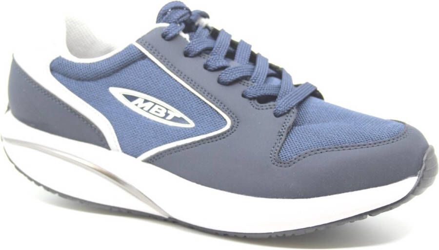 MBT 1997 CLASSIC M NAVY 700708-1103Y Donker blauwe heren sneaker heeft een ronde zool met balance point