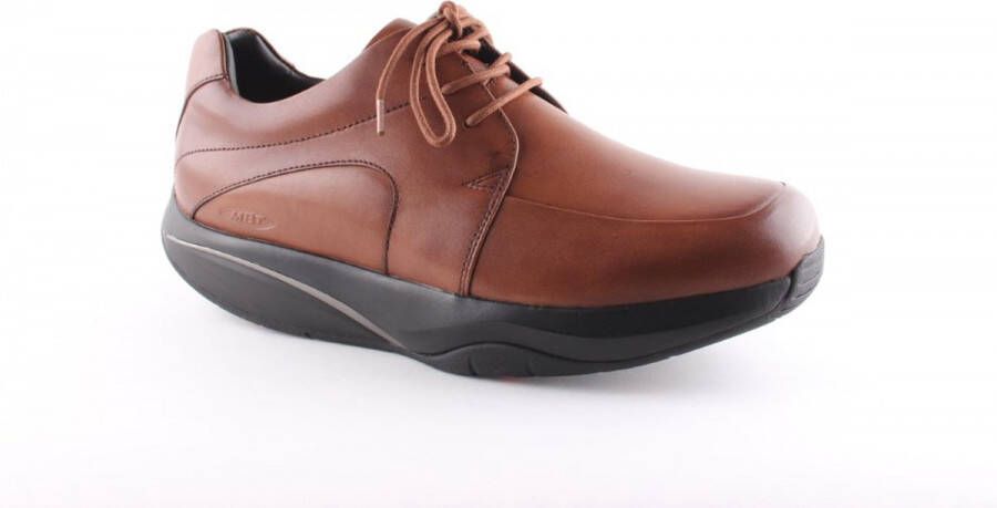 MBT SHUGULI lage gladleren veterschoen cognac bruin