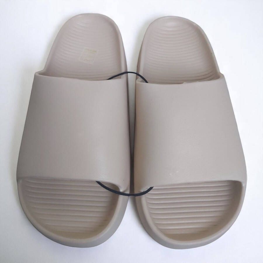 Merkloos Unisex slippers effen beige 41 (advies bestel 1 maat groter)