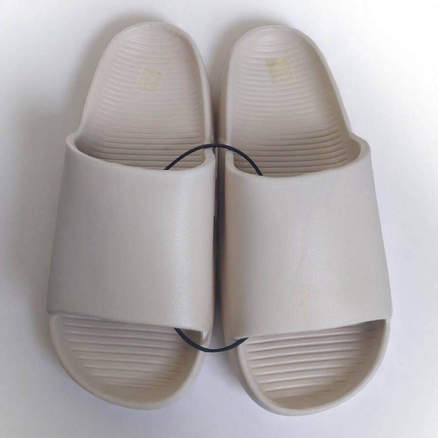 Merkloos Unisex slippers effen beige 43 (advies bestel 1 maat groter)