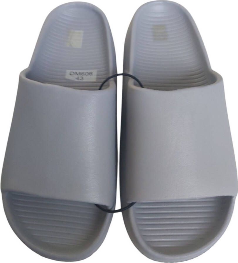 Merkloos Heren slippers effen grijs
