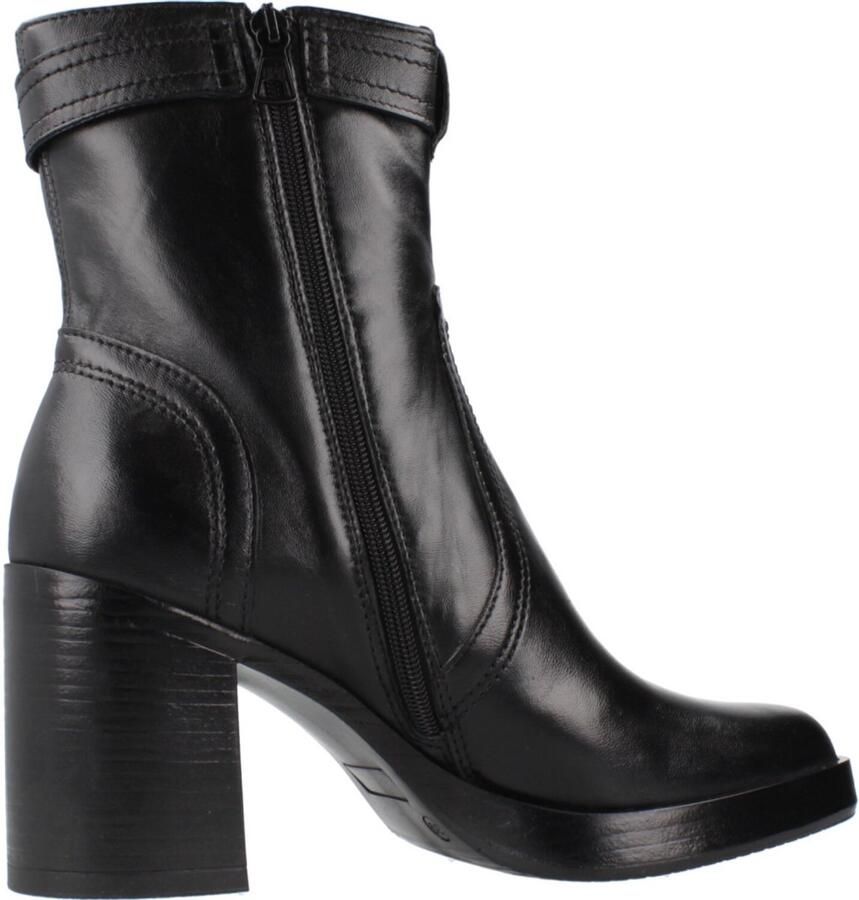 MJUS Enkellaarzen MICAELA BUCLKE