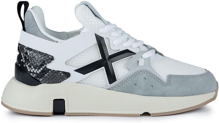 Munich Witte Casual Textiel Sneakers oor rouwen