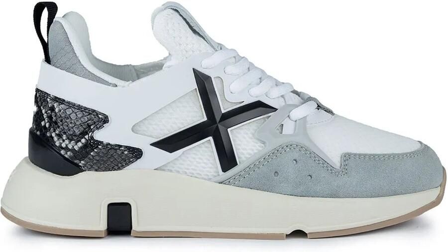 Munich Witte Casual Textiel Sneakers oor rouwen