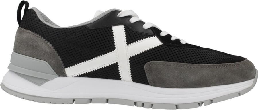 Munich Lage Sneakers VERSATILE 33
