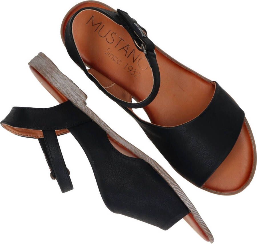 Mustang Shoes Sandalen zomerschoen sandaal bandjessandaal in asymmetrische vorm