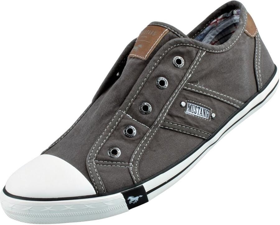 Mustang Shoes Slip-on sneakers Slippers zomerschoenen vrijetijdsschoenen met praktische elastische band