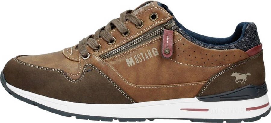 Mustang Shoes Sneakers met logo-opschrift opzij