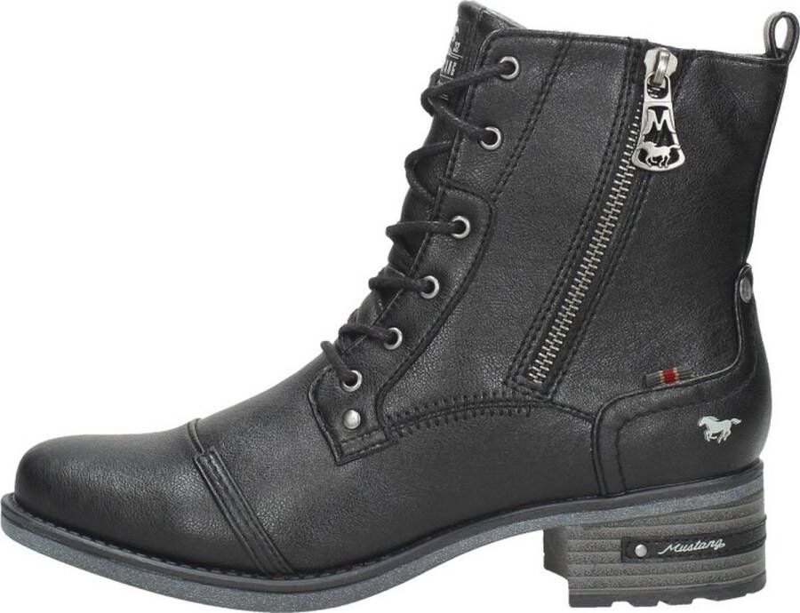 Mustang Stijlvolle zwarte veterschoenen voor dames Black Dames