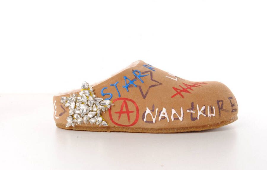 NAN-KU dames slipper suede naturel bedrukt en met strass