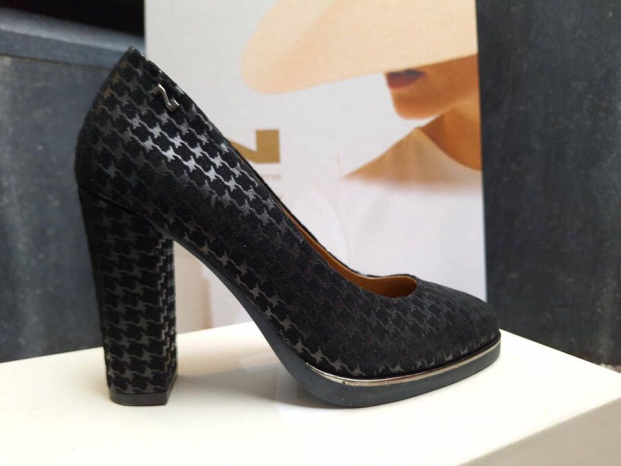 Nathan Baume 182-N40-03 Gallina-Negro