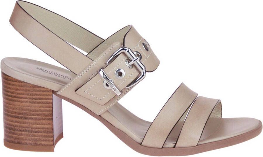 Nerogiardini Platte sandalen Beige Dames