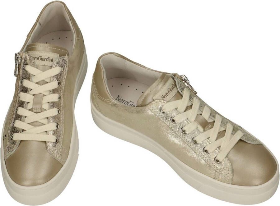 Nerogiardini Damesneakers Stijlvol en comfortabel Beige Dames