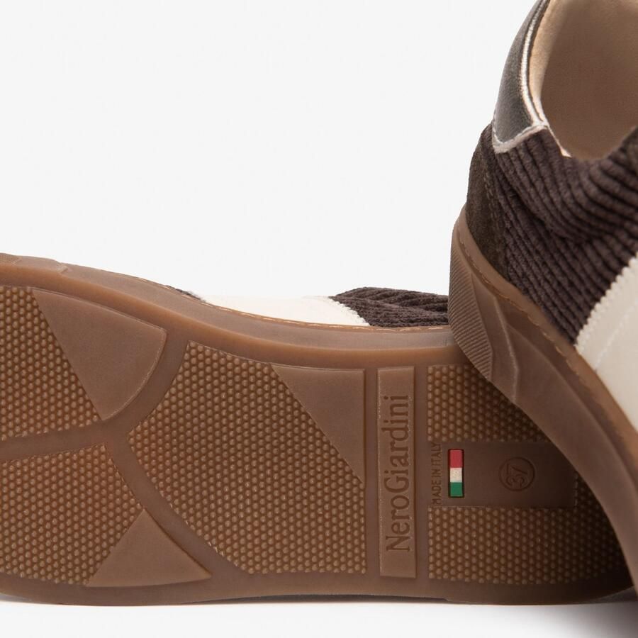 NeroGiardini Sneaker Arold Colo T.Peler 11 Fluweel Melk 1039 Etoile Fashion Wear Vrouwen