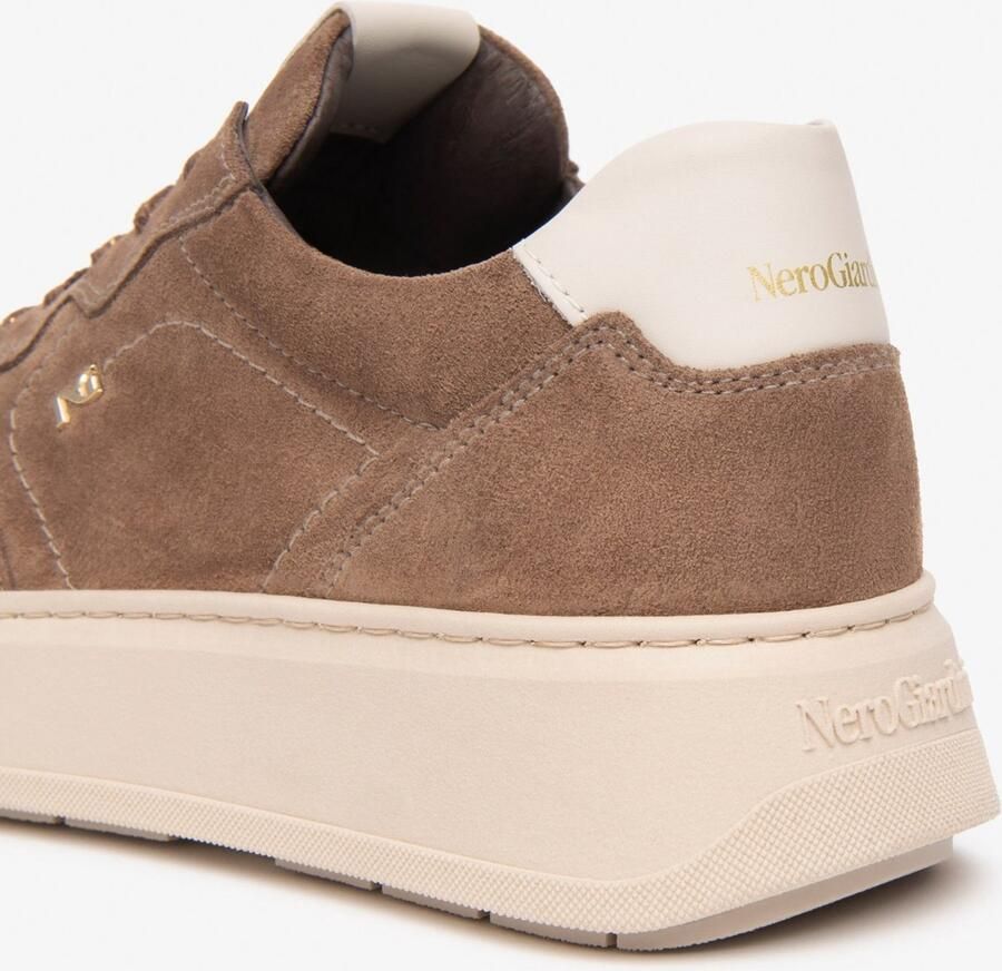 NeroGiardini Sneaker Velour Velvet Milk 1039 Tr Gonzaga 8004 Sabb Fashion Wear Vrouwen
