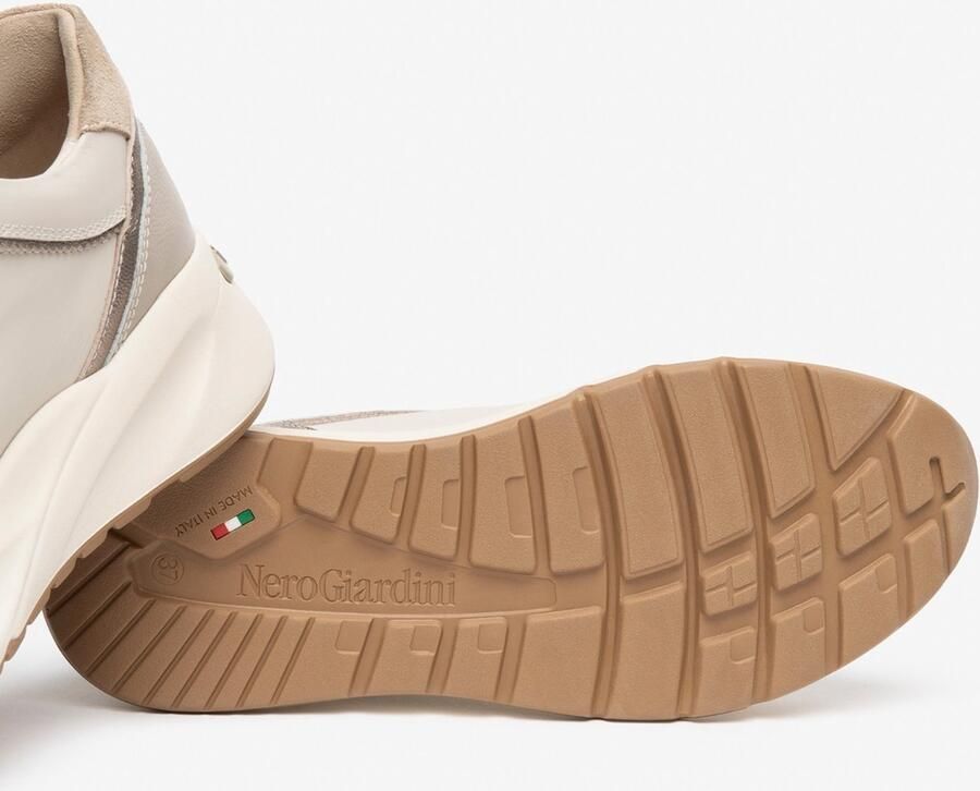 NeroGiardini Sneaker Velvet 1039 Etoile Leo Cairo Beige Velour Camel Pu Fashion Wear Vrouwen