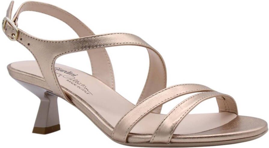 Nerogiardini Gouden gelamineerde sandalen met uitlopende hak