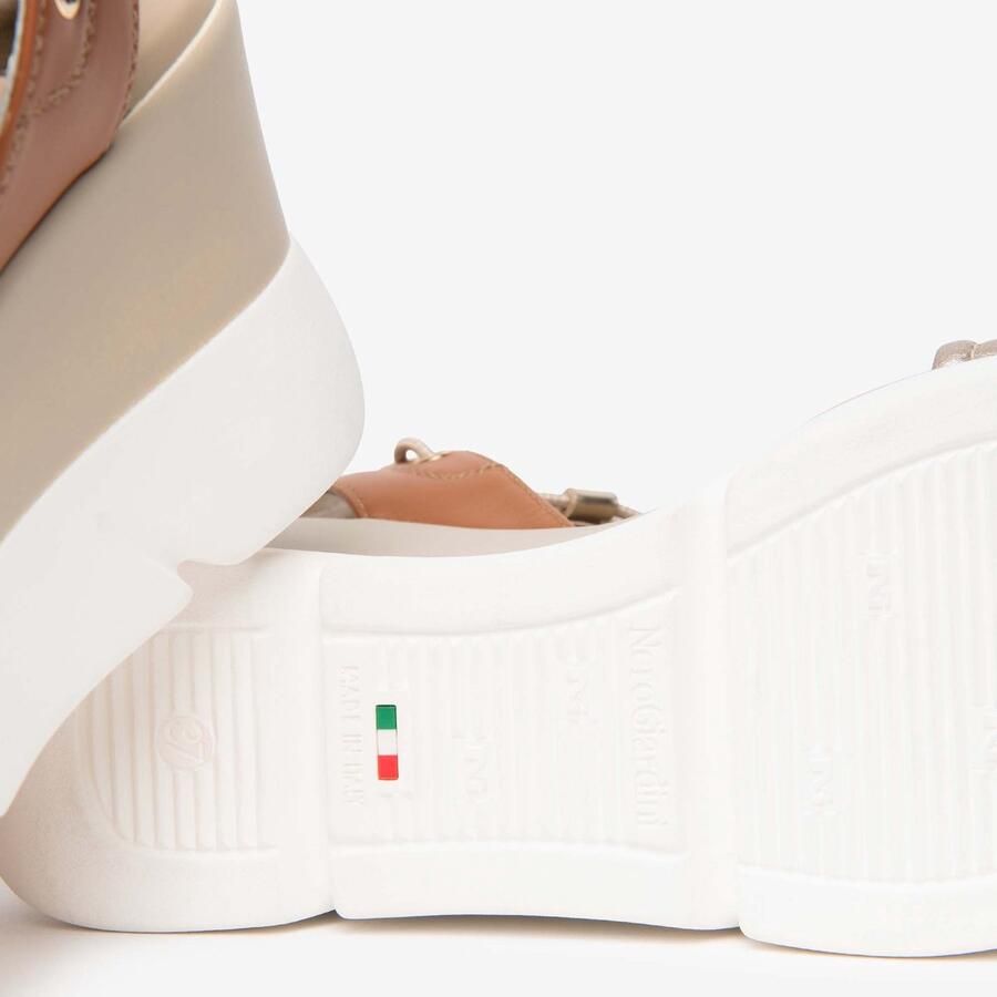 NeroGiardini Etoile Sand Armenia Cognac Elastiek Beige T.Brill Sandalen Fashion Wear Vrouwen