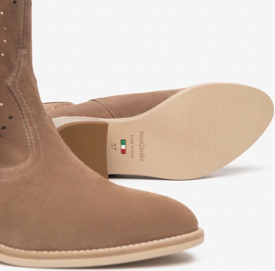 NeroGiardini Laarzen Velour Tr Basilea 828 Natur Fashion Wear Vrouwen